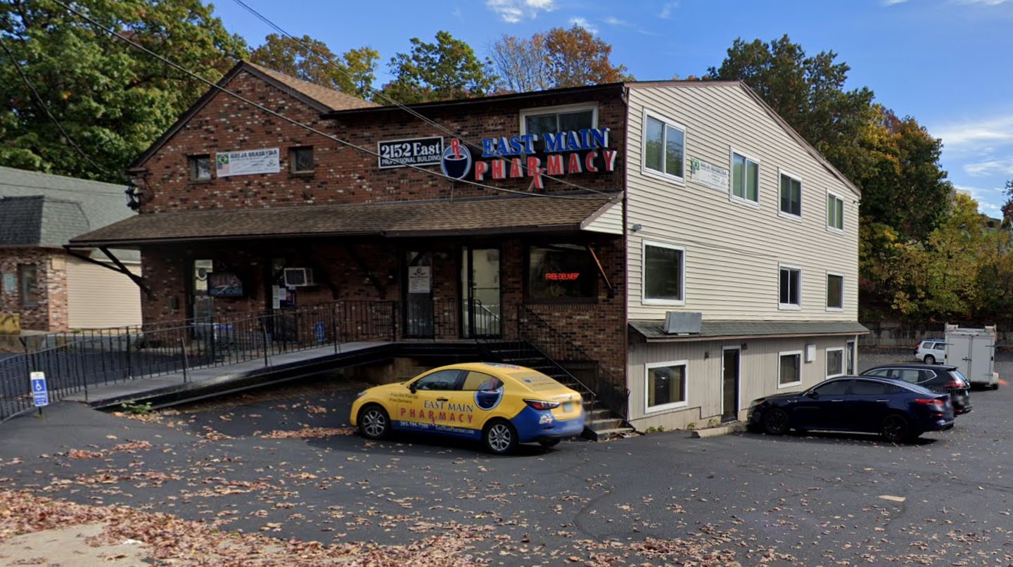 2150-2152 E. Main St, Waterbury, CT for lease Primary Photo- Image 1 of 13