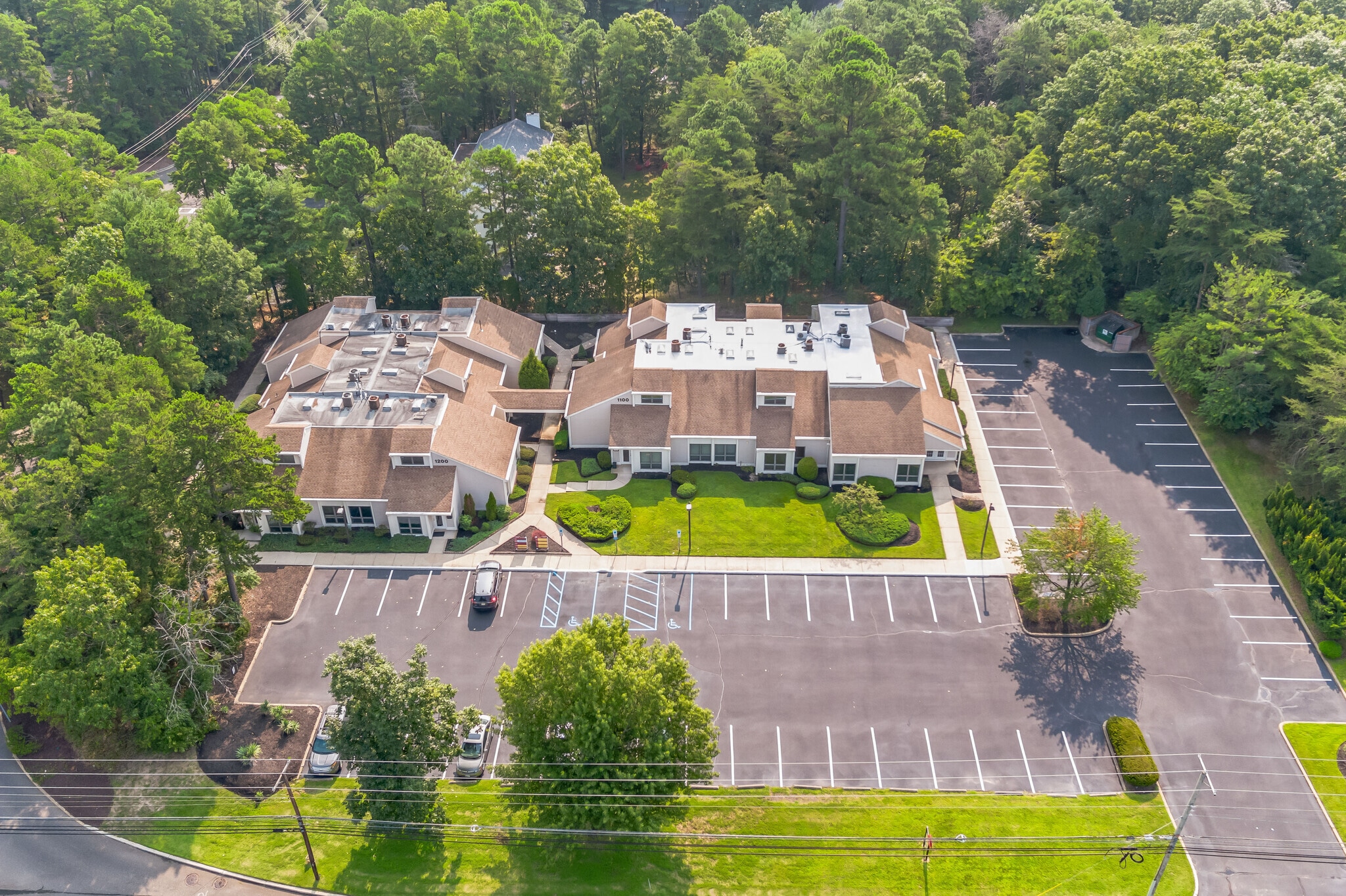 Sturbridge Office Park portefeuille de 2 propriétés à vendre sur LoopNet.ca Photo principale- Image 1 de 17