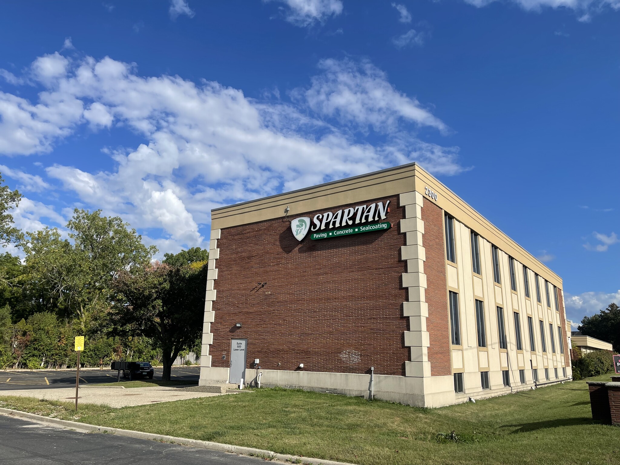 2300 Dixie Hwy, Waterford, MI for lease Primary Photo- Image 1 of 14