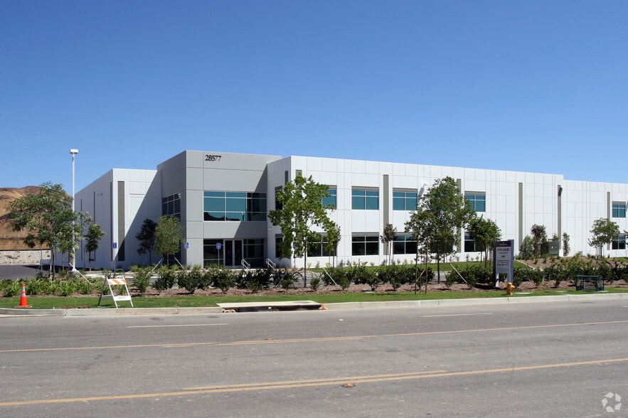 28577 W Industry Dr, Valencia, CA for lease - Building Photo - Image 3 of 5
