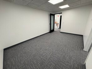 2215 Oak Industrial Dr NE, Grand Rapids, MI for lease Interior Photo- Image 1 of 16