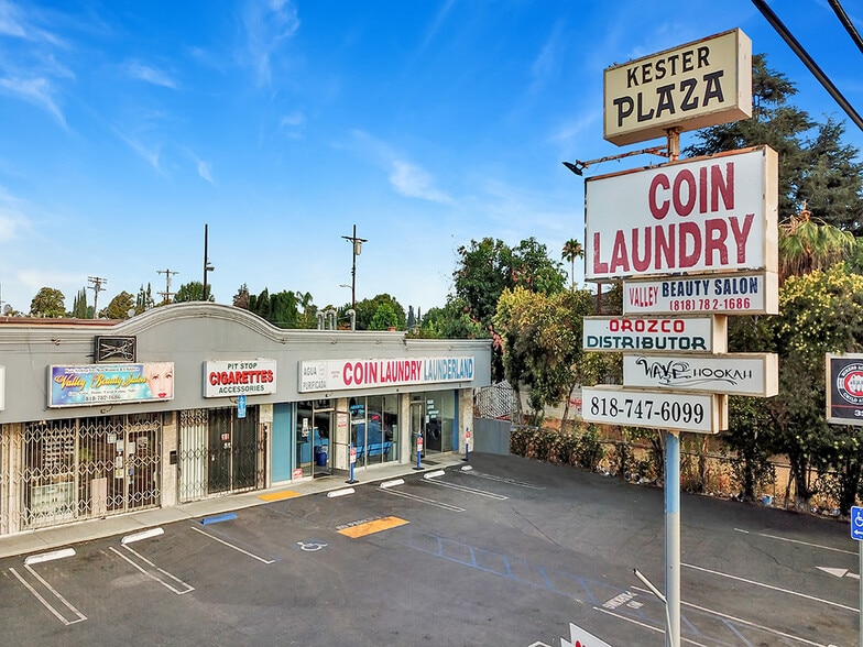 6817-6823 Kester Ave, Van Nuys, CA à louer - Photo du bâtiment - Image 2 de 6