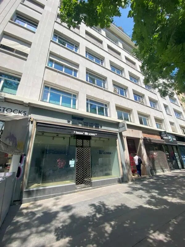 Retail in Paris for lease Building Photo- Image 1 of 5
