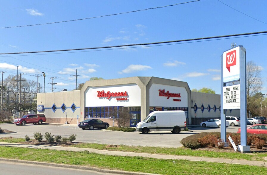 1313 N Wood Ave, Florence, AL à vendre - Photo du bâtiment - Image 1 de 17