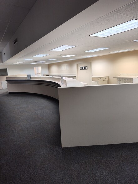 701 Perry St, Napoleon, OH for sale - Building Photo - Image 3 of 11