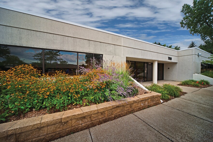 700-748 Springer Dr, Lombard, IL for lease - Building Photo - Image 2 of 2