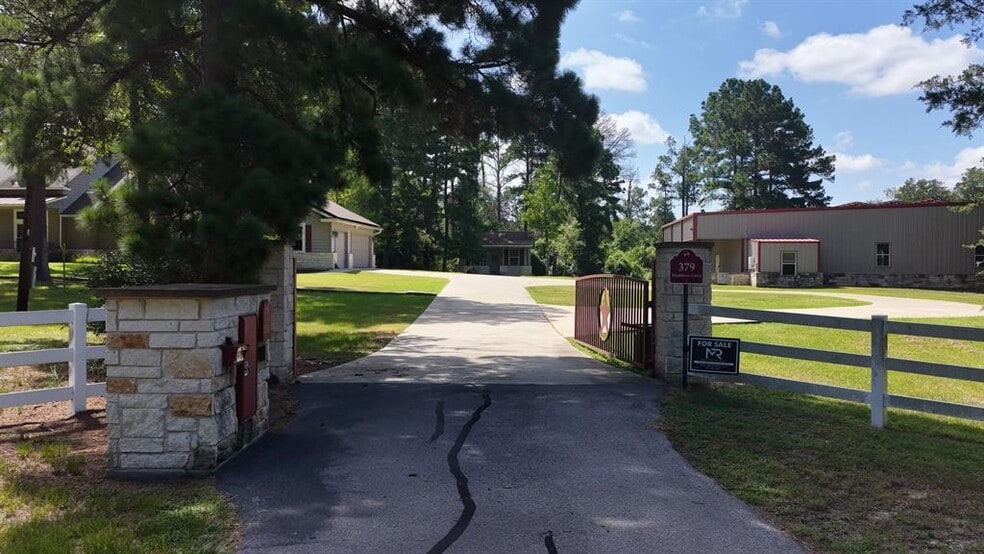 379 Matthew Cv, Bastrop, TX for sale - Building Photo - Image 2 of 40