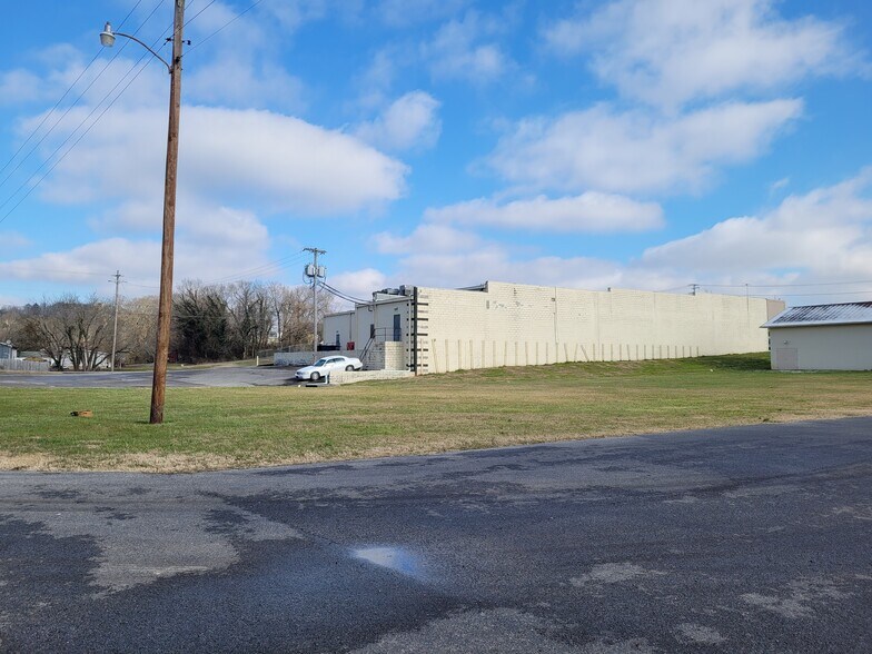 508 Ruritan Rd, Harriman, TN à vendre - Photo du bâtiment - Image 2 de 10