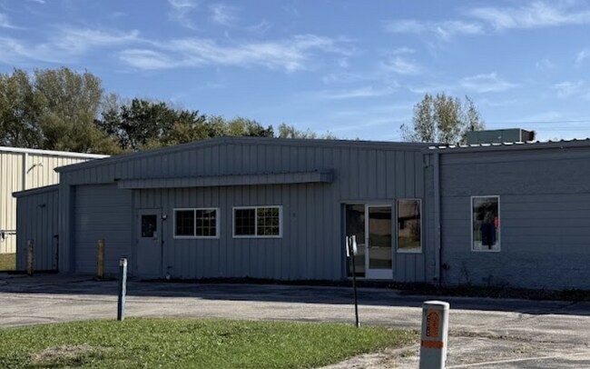 More details for 1915 MacArthur Rd, Waukesha, WI - Industrial for Lease