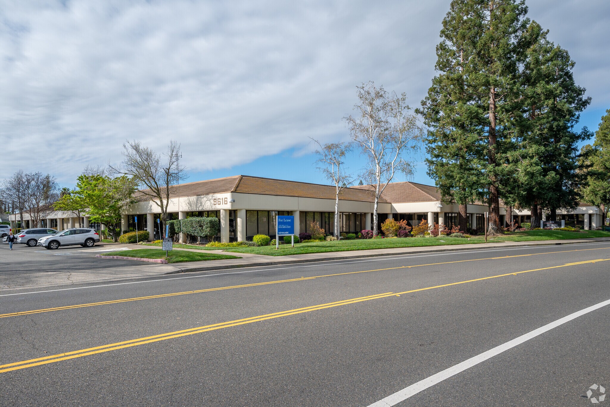 9616 Micron Ave, Sacramento, CA à louer Photo du bâtiment- Image 1 de 7