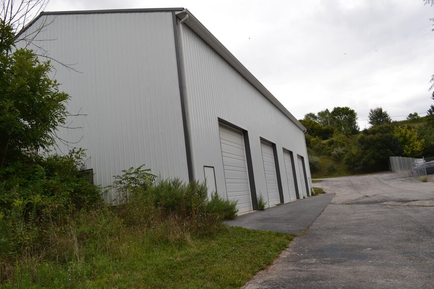 4028 Hanover Pike, Manchester, MD for lease - Building Photo - Image 3 of 7