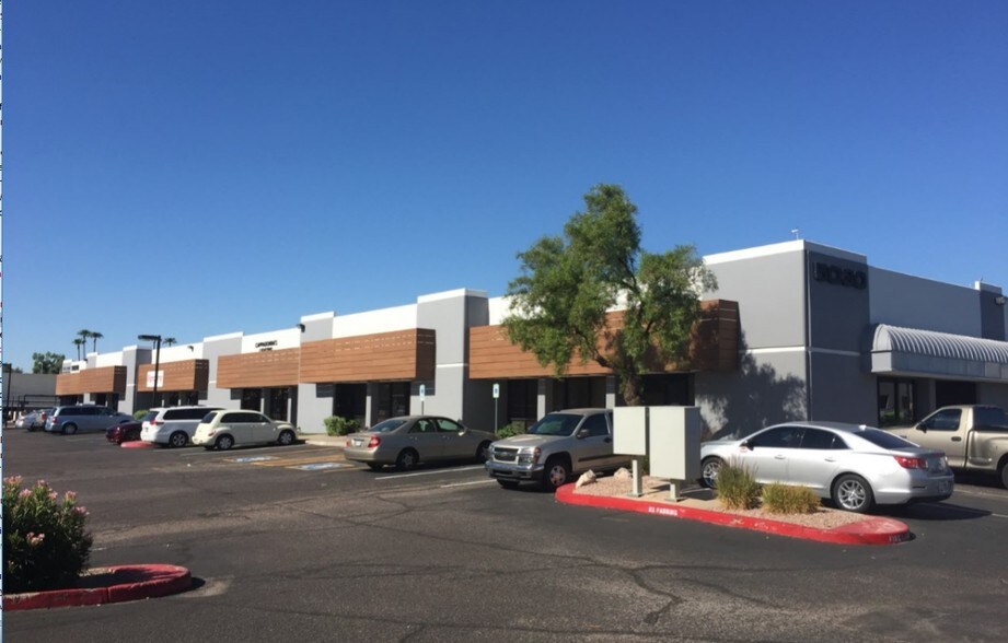 5025 S Ash Ave, Tempe, AZ à louer - Photo du bâtiment - Image 2 de 6