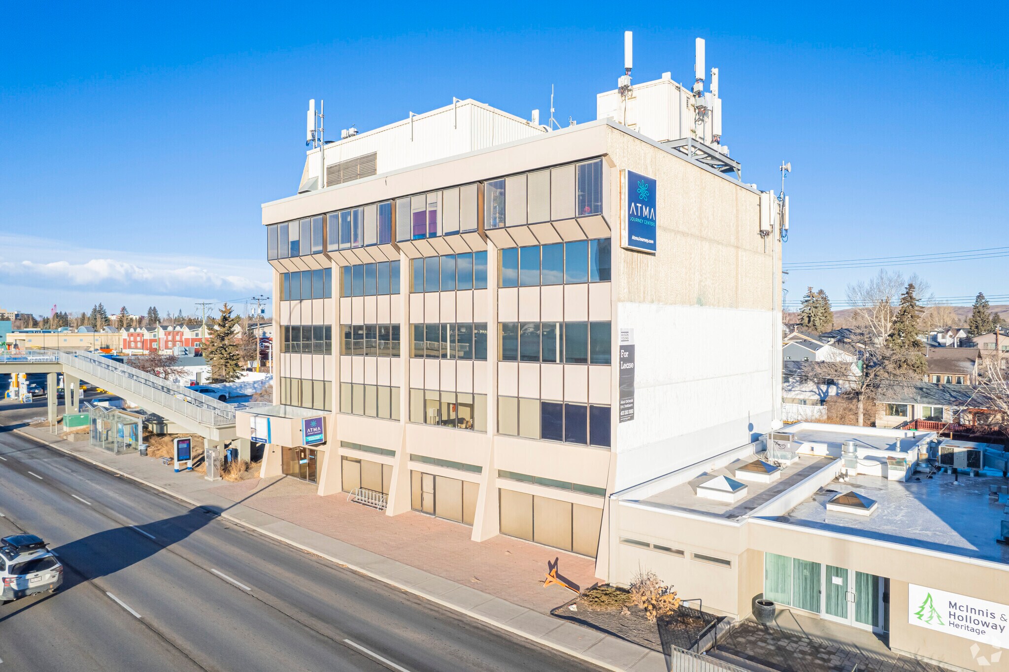 1716 16th Ave NW, Calgary, AB à vendre Photo principale- Image 1 de 1