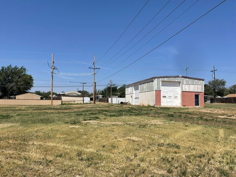 504 SW 2nd St, Dimmitt, TX à vendre - Photo du bâtiment - Image 2 de 12