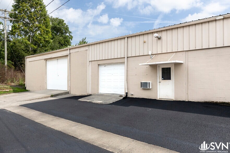 4432 W Highway 80, Somerset, KY à vendre - Photo du bâtiment - Image 2 de 11