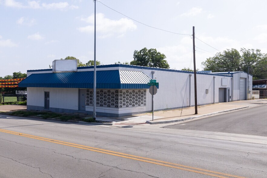 3579 McCart Ave, Fort Worth, TX à vendre - Photo principale - Image 1 de 16