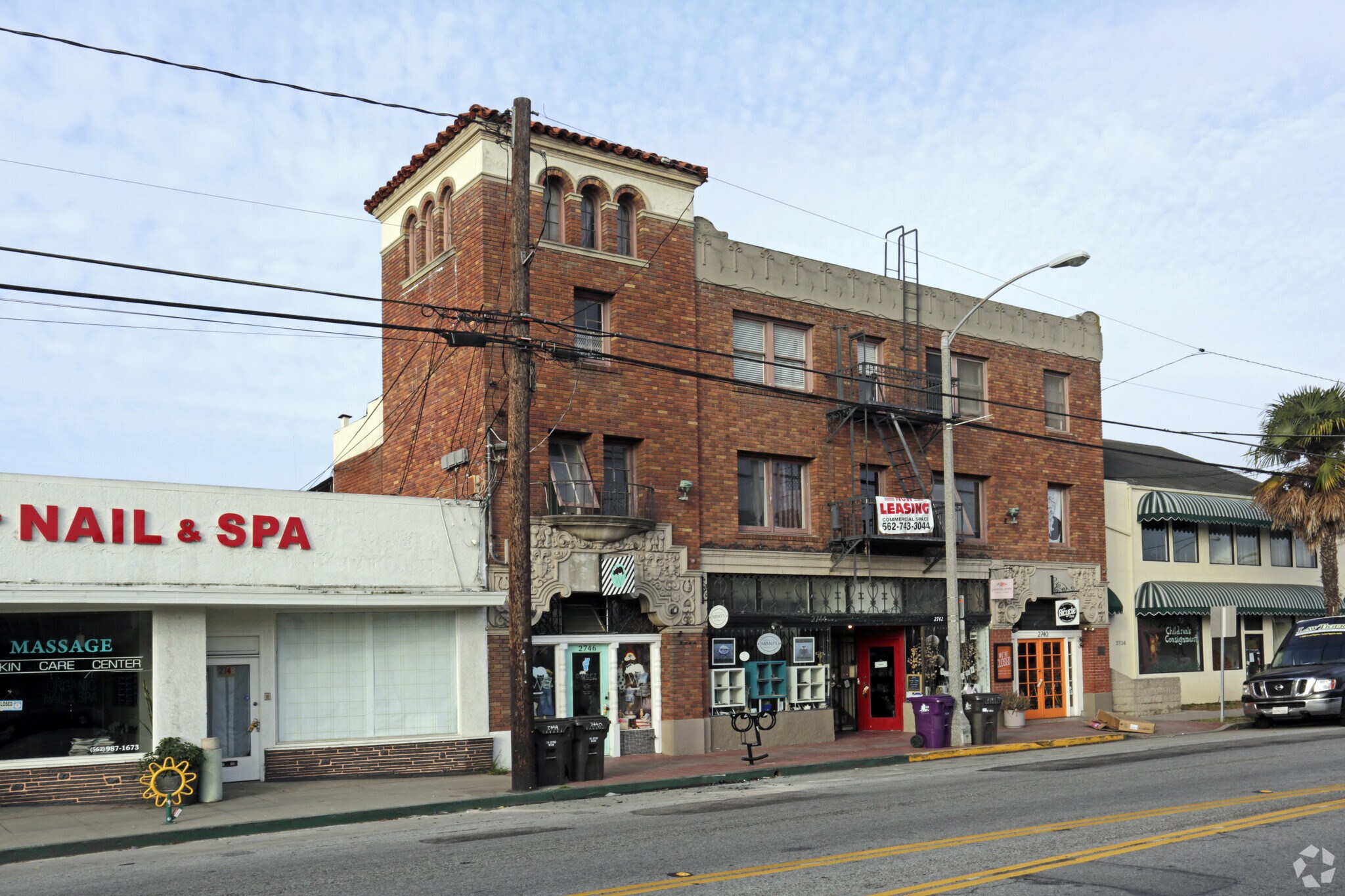 2740 E Broadway, Long Beach, CA à vendre Photo principale- Image 1 de 1