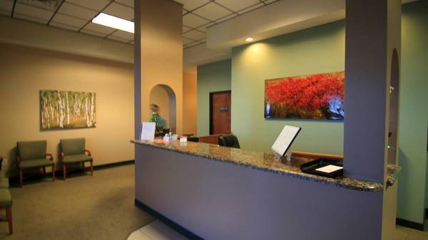 3450 E Russell Rd, Las Vegas, NV à louer - Photo du bâtiment - Image 3 de 12