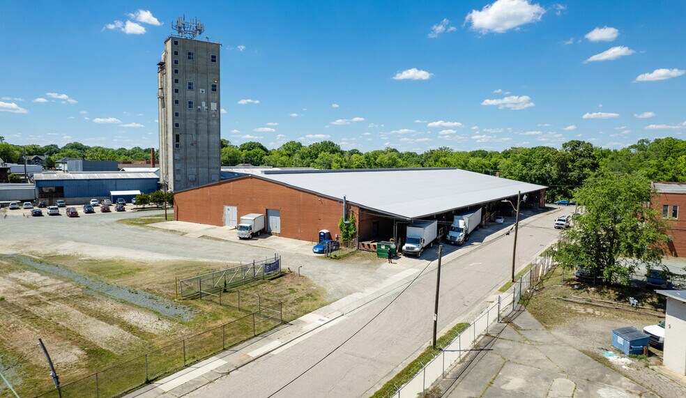 1111 Neville St, Durham, NC à vendre - Photo du bâtiment - Image 1 de 34