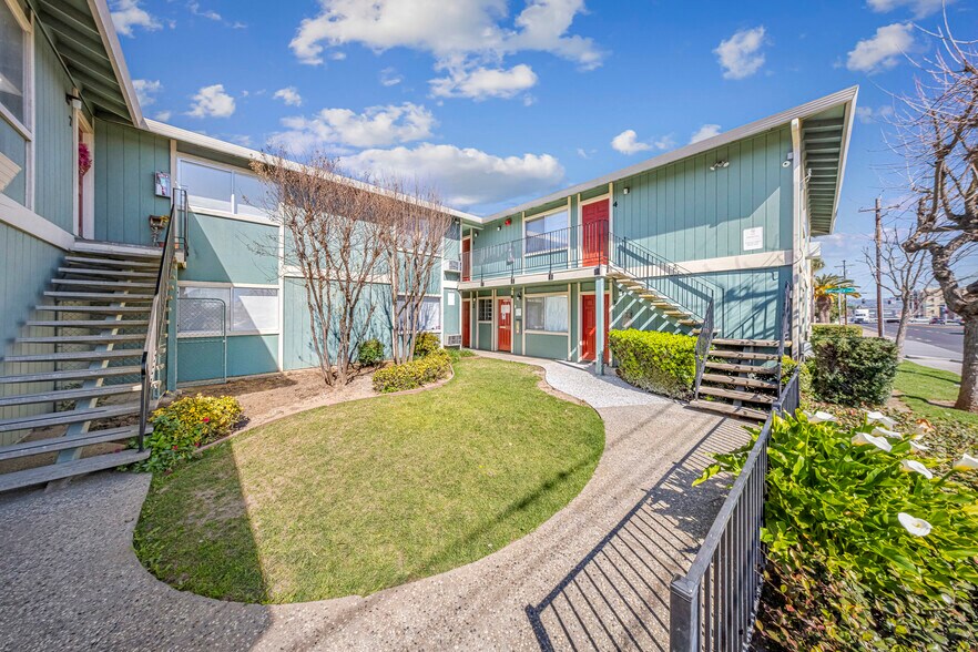 7001 Eigleberry St, Gilroy, CA à vendre - Photo du bâtiment - Image 3 de 13