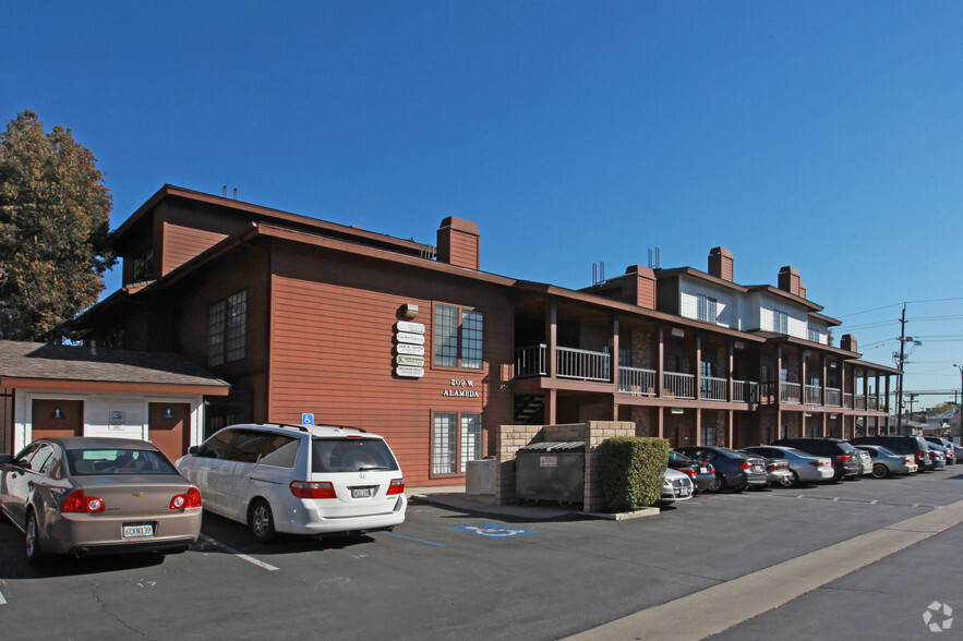 207 W Alameda Ave, Burbank, CA for sale - Building Photo - Image 3 of 76