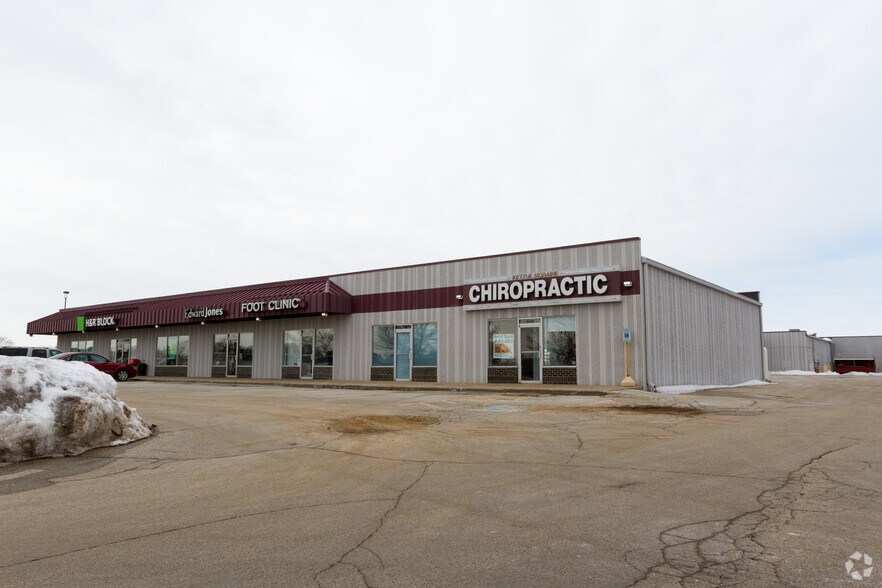 2354-2380 W Washington St, West Bend, WI for lease - Building Photo - Image 1 of 12