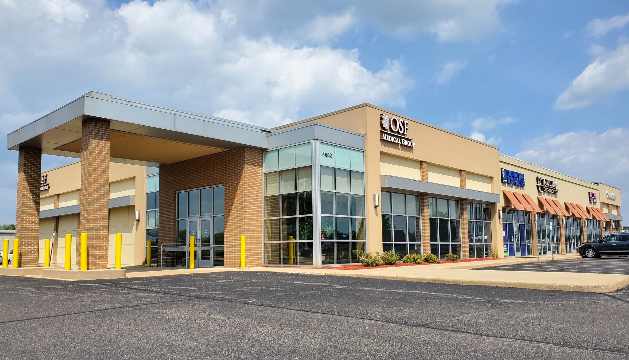 4670 E Rockton Rd, Roscoe, IL for lease Building Photo- Image 1 of 7