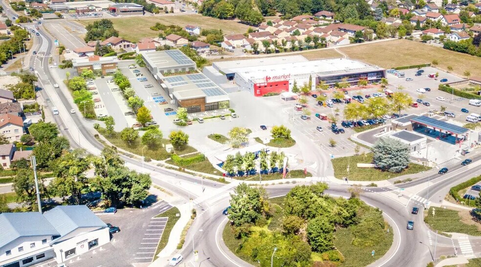 Office in Saint-Denis-lès-Bourg for lease - Building Photo - Image 3 of 4