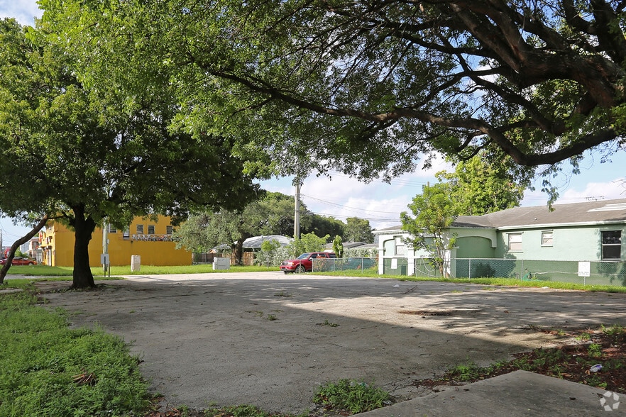 5006 NW 27th Ave, Miami, FL à louer - Photo du bâtiment - Image 3 de 4