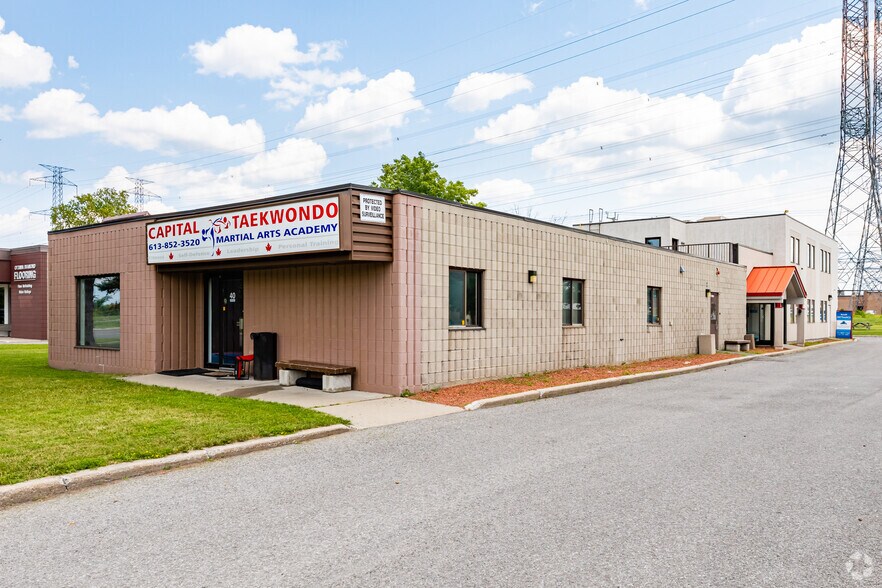40 Colonnade Rd, Ottawa, ON à vendre - Photo principale - Image 1 de 1