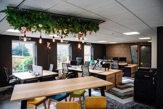 Skeltons Ln, Thorner for lease Interior Photo- Image 2 of 7