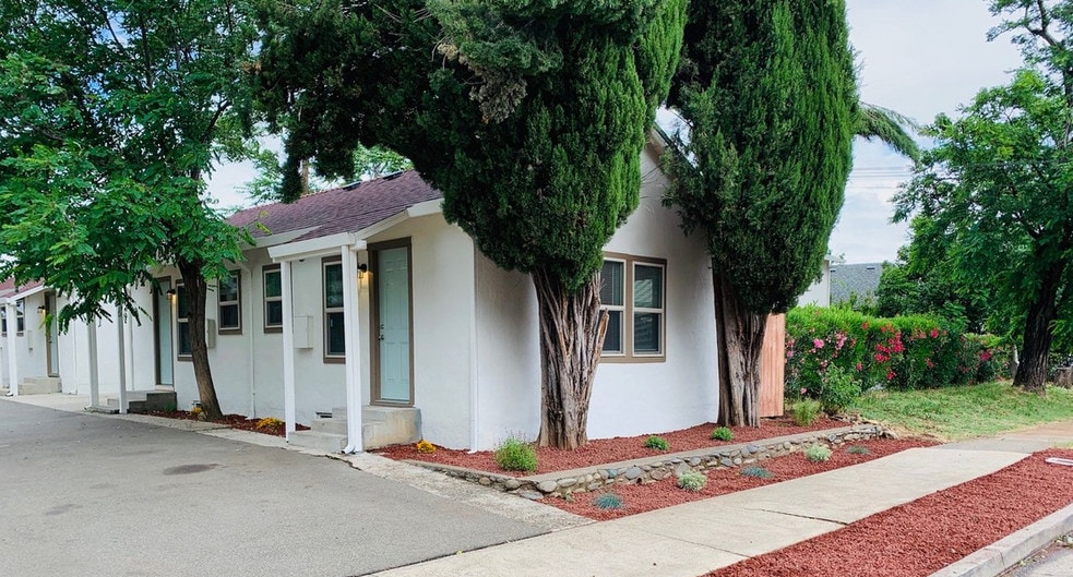 2139-2159 California St, Redding, CA for sale - Building Photo - Image 2 of 3