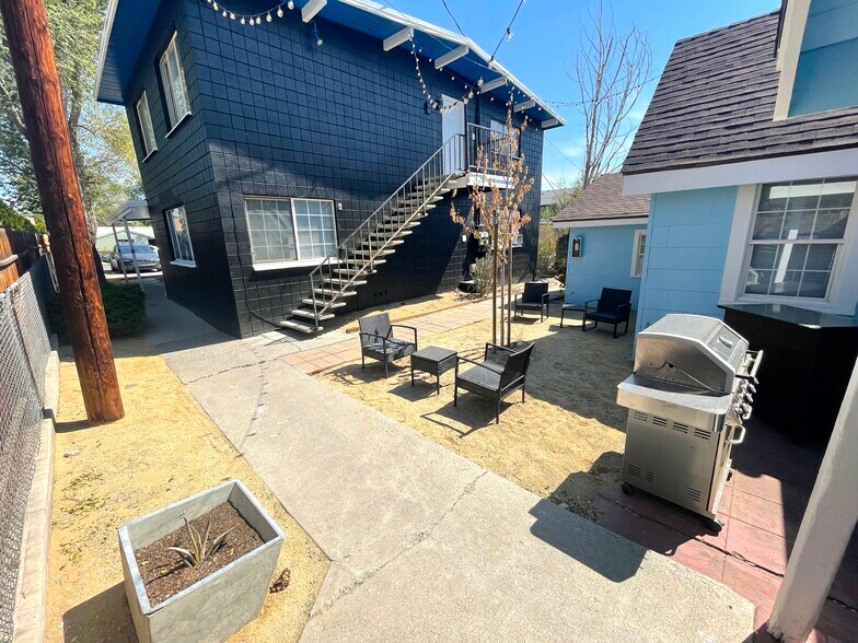 512 Crampton St, Reno, NV à vendre - Photo du bâtiment - Image 2 de 23