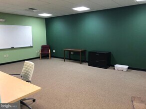 605 Main St, Stevensville, MD à vendre Photo intérieure- Image 1 de 2