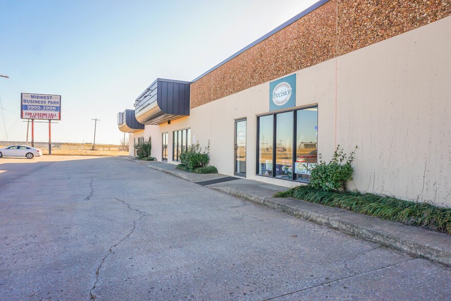 3900-3940 E I 240 Service Rd, Oklahoma City, OK for sale - Building Photo - Image 3 of 18