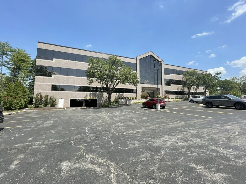 477 N Lindbergh Blvd, Creve Coeur, MO à louer - Photo du bâtiment - Image 2 de 11