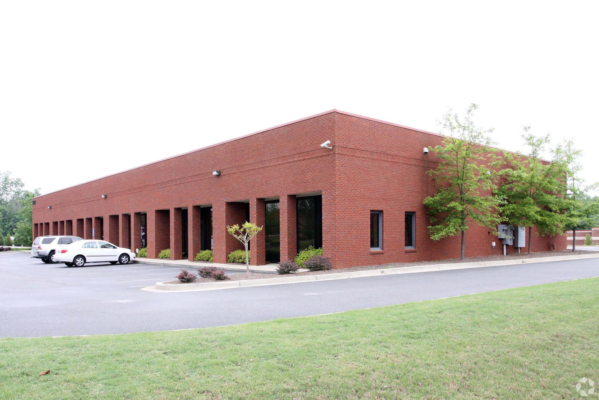 5207 Belle Wood Ct, Buford, GA for lease Primary Photo- Image 1 of 37