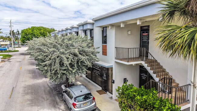 Plus de détails pour 4322-4334 E Tradewinds Ave, Lauderdale-by-the-Sea, FL - Bureau à louer