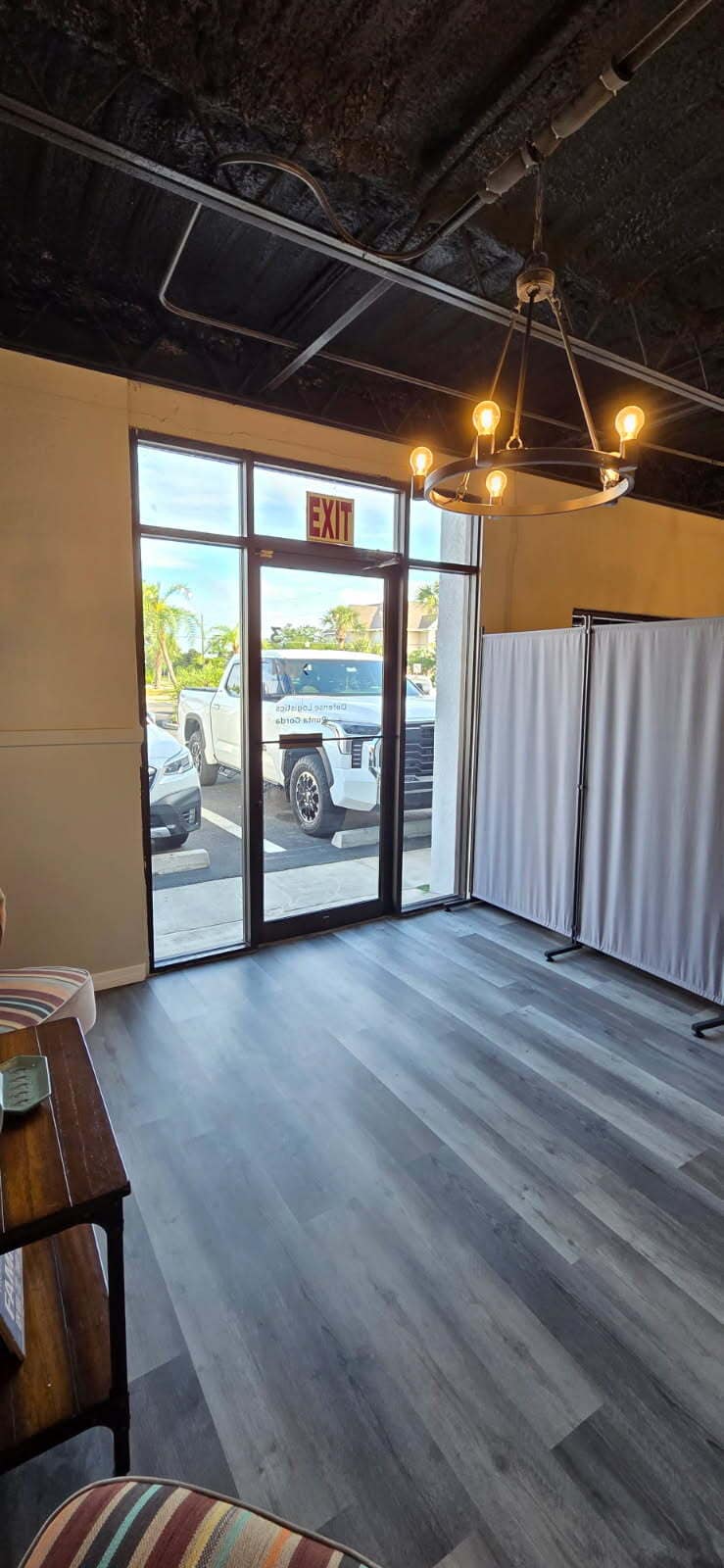 525 E Olympia Ave, Punta Gorda, FL à vendre Photo intérieure- Image 1 de 10