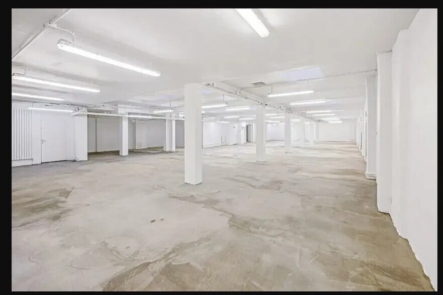 5 Rue Emile Allez, Paris for lease - Interior Photo - Image 2 of 5