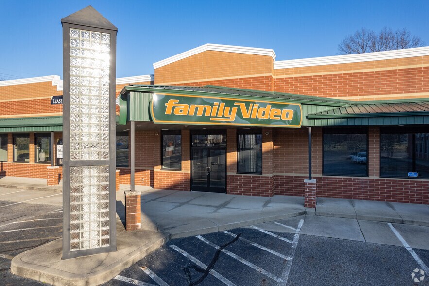 1250 Northmoreland Ave, Cuyahoga Falls, OH à louer - Photo du bâtiment - Image 2 de 6