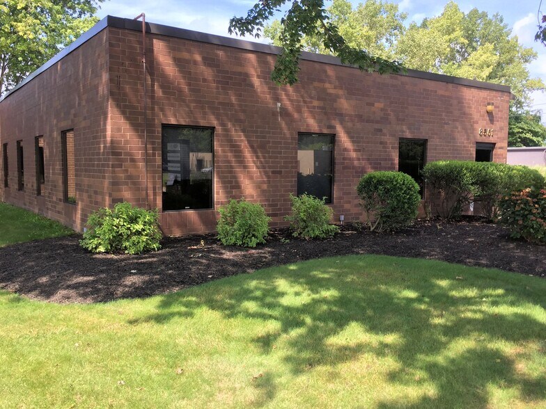 8561 East Ave, Mentor, OH à louer - Photo du bâtiment - Image 2 de 9