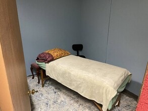 811 Main St, De Pere, WI for lease Interior Photo- Image 1 of 7