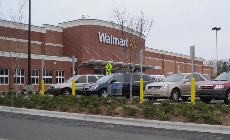 2010-2082 Kildaire Farm Rd, Cary, NC à louer - Photo du bâtiment - Image 2 de 7