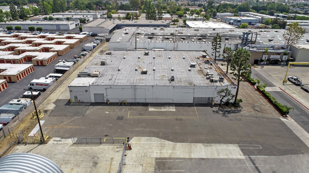 423 Berry Way, Brea, CA à louer - Photo du bâtiment - Image 3 de 7