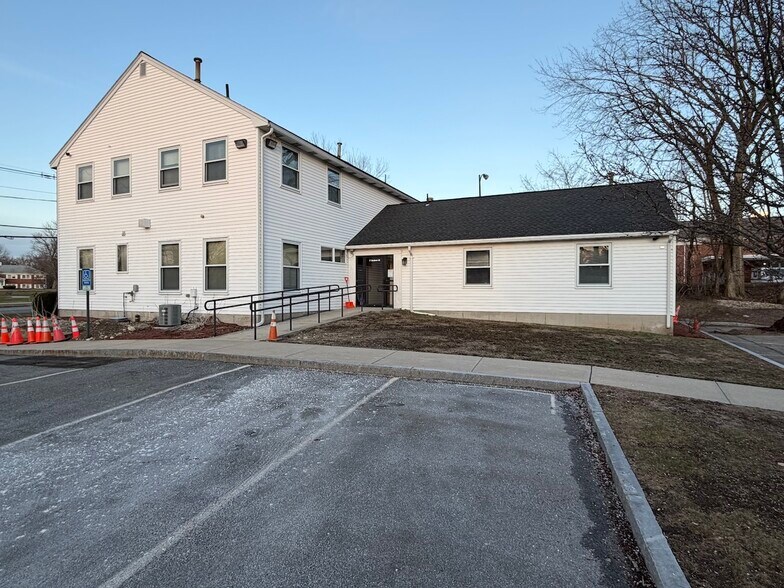7 Bedford St, Burlington, MA à louer - Photo du bâtiment - Image 2 de 10