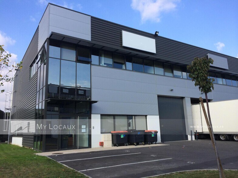 Flex in Saint-Denis for lease - Building Photo - Image 3 of 5