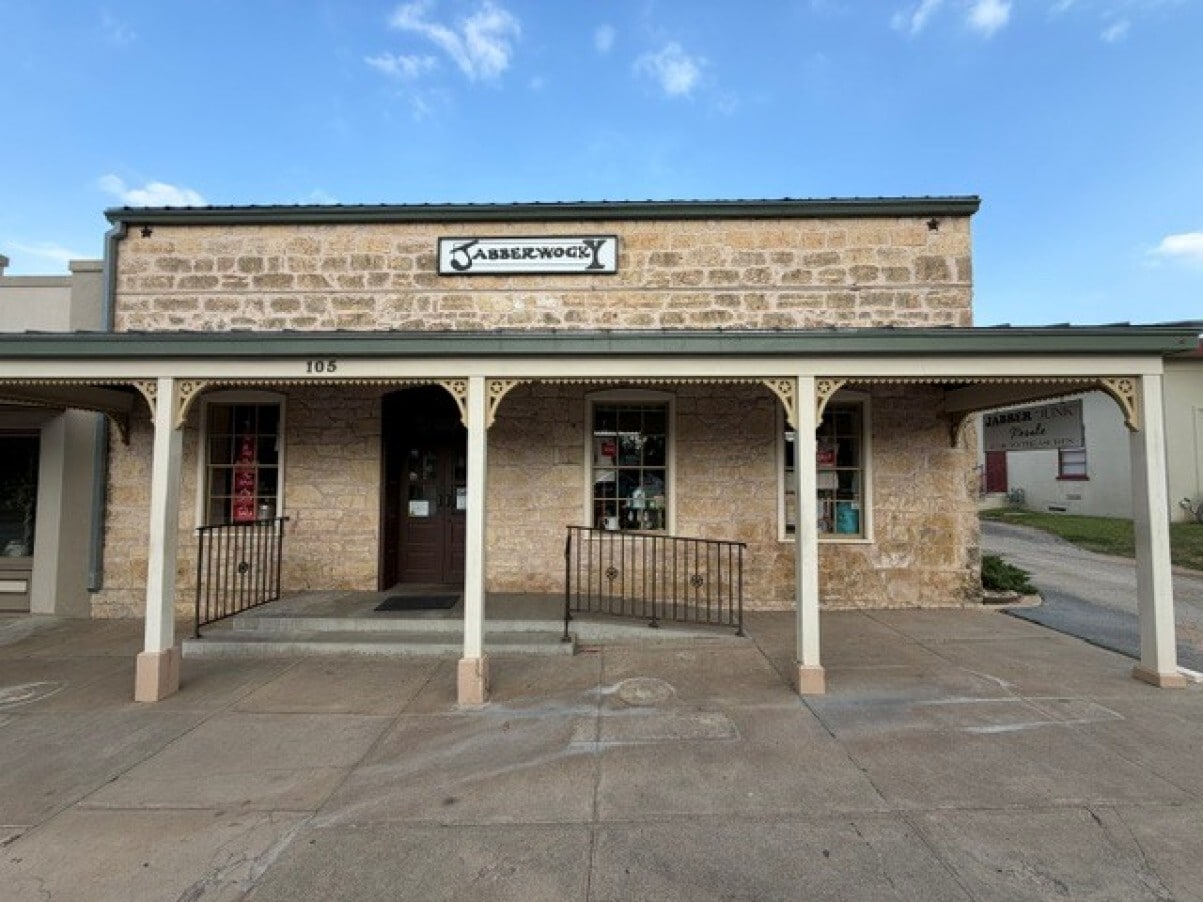 105 N Llano Street st, Fredericksburg, TX à vendre Photo principale- Image 1 de 6