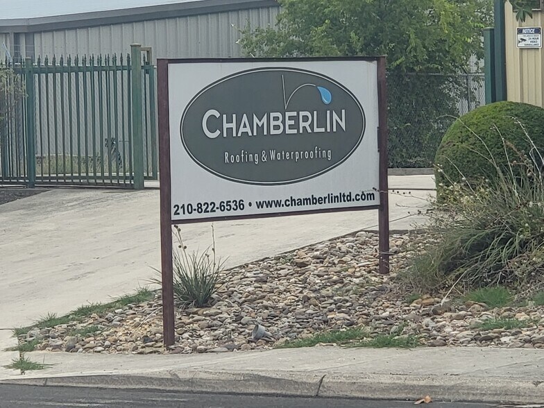 13111 Lookout Run, San Antonio, TX à louer - Photo du bâtiment - Image 3 de 4