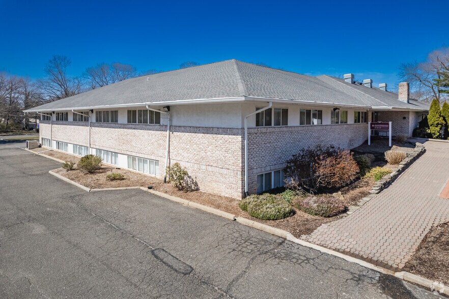 368 Veterans Memorial Hwy, Commack, NY à louer - Photo principale - Image 1 de 12